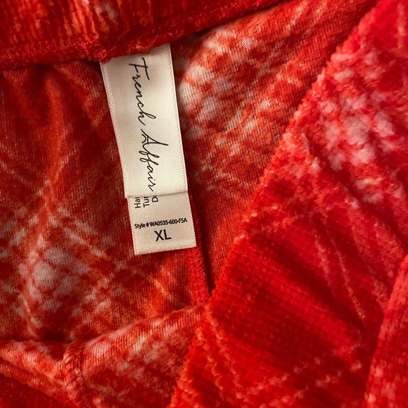 Woman - Picture 2 of 5